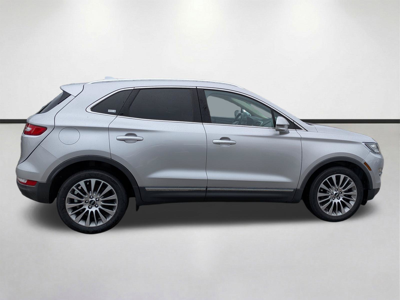 Used 2017 Lincoln MKC Reserve FWD image 3