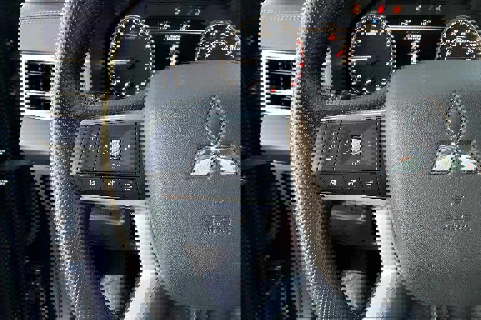 Used 2024 Mitsubishi Outlander SE image 23