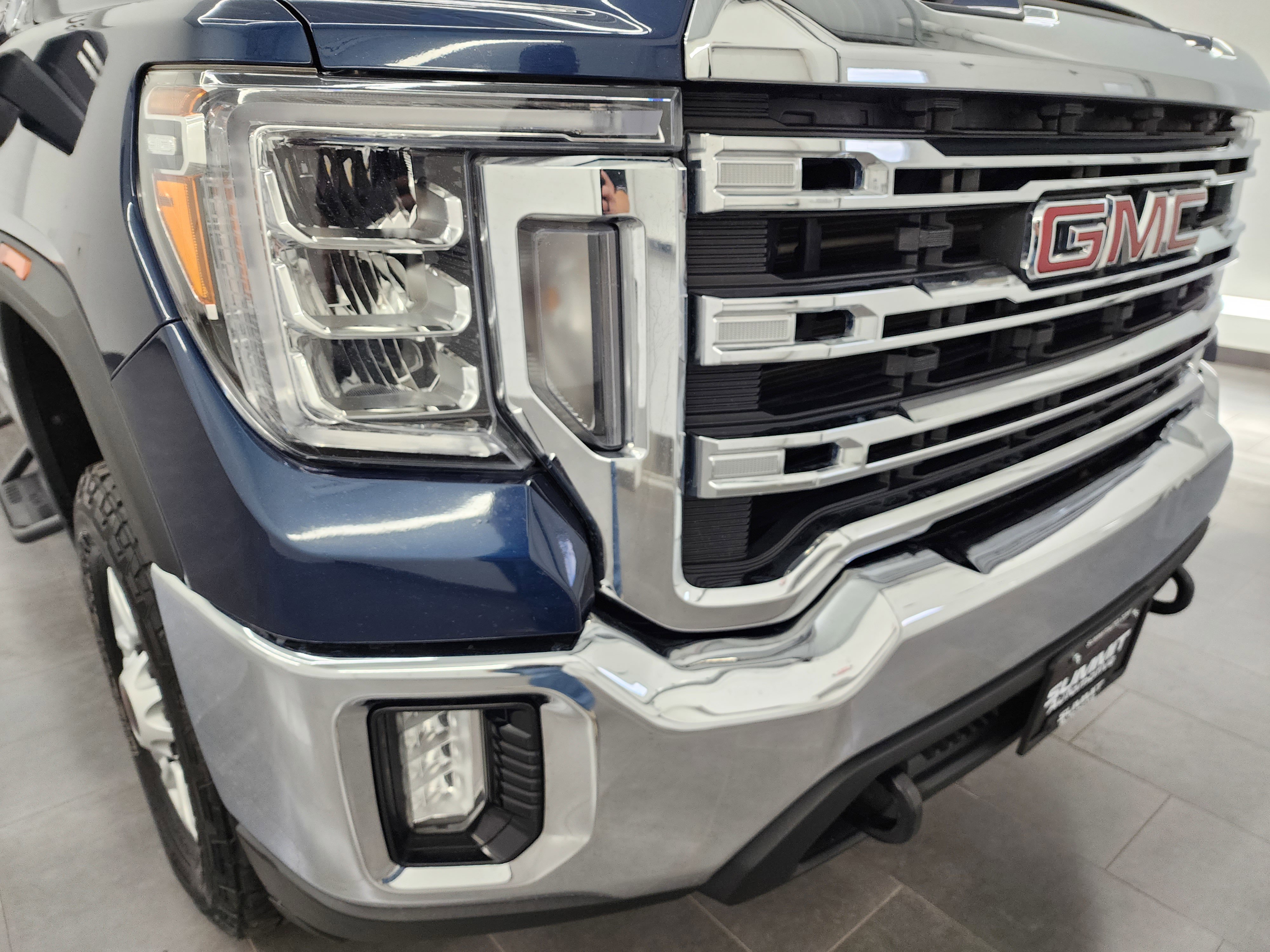 Used 2021 GMC Sierra 2500 SLE w/ X31 Off-Road Package AWD/4WD image 55