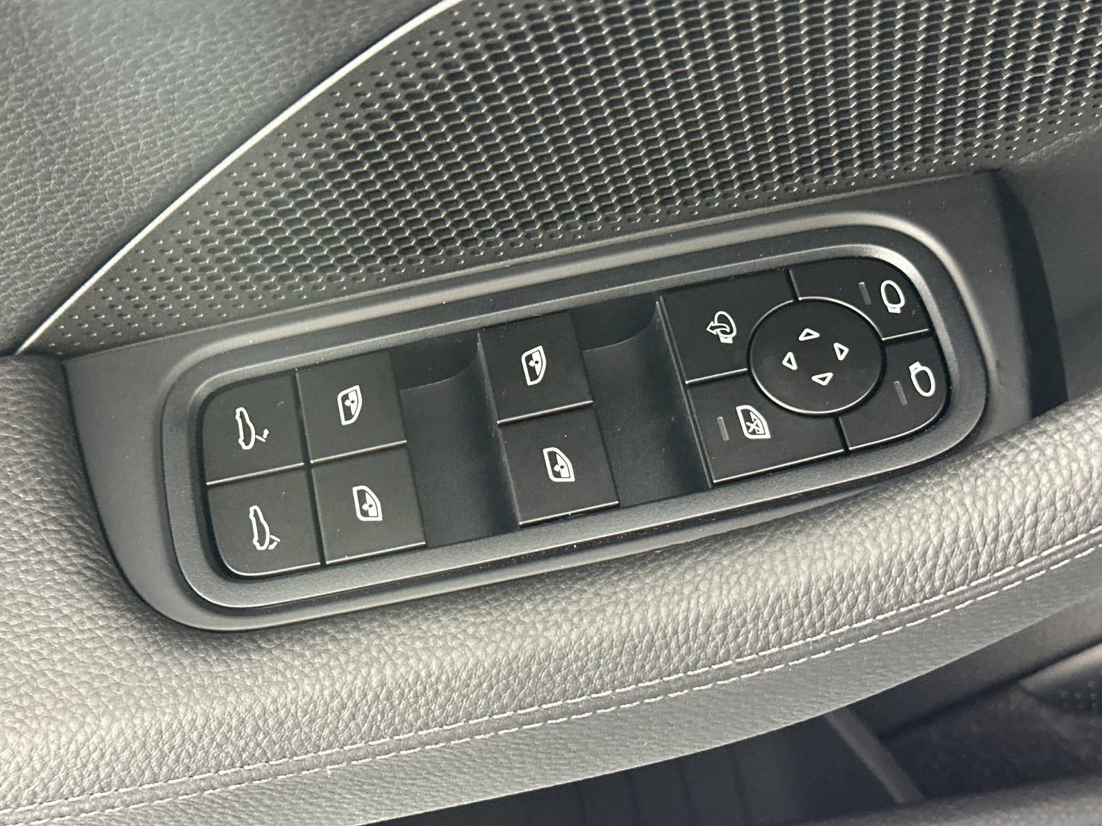New 2026 Porsche Panamera 4 AWD/4WD image 13