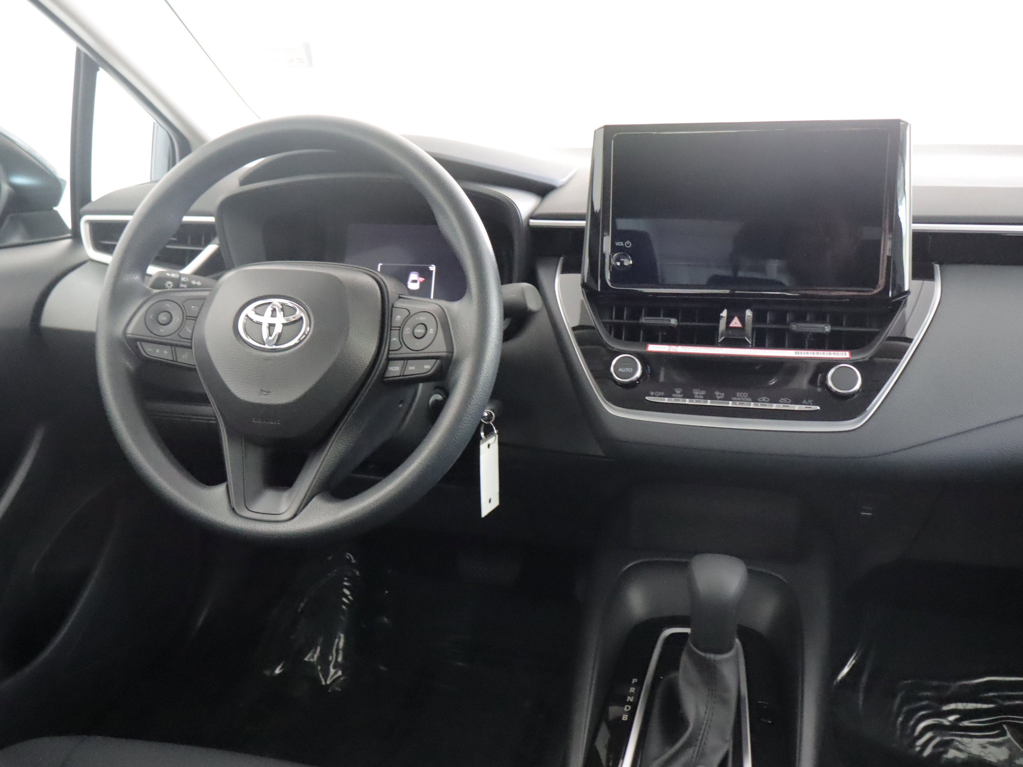 Used 2026 Toyota Corolla LE FWD image 2