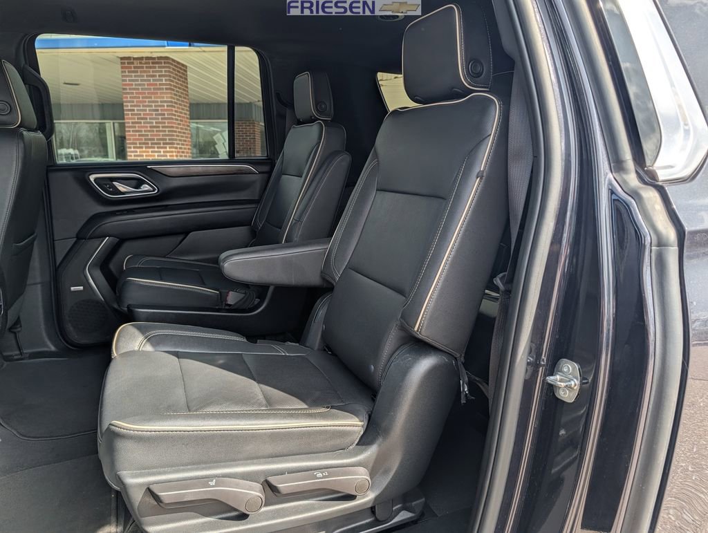 Used 2023 Chevrolet Suburban Premier AWD/4WD image 16