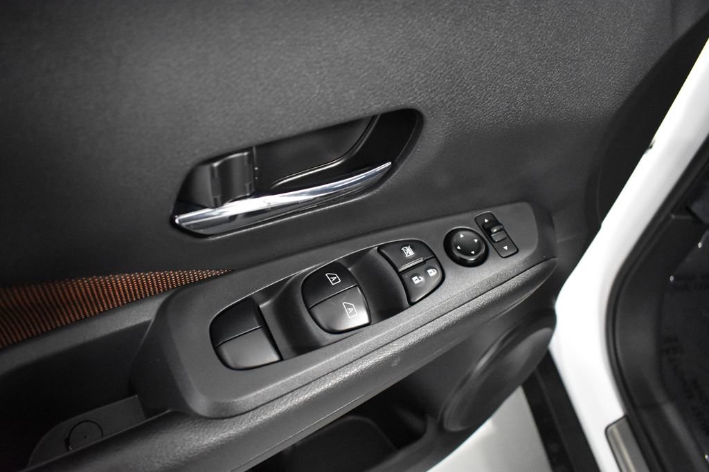 Certified 2022 Nissan Kicks SR w/ Interior Electronics Package FWD image 15