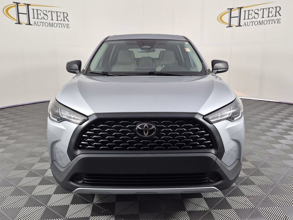 Used 2023 Toyota Corolla Cross L FWD image 9