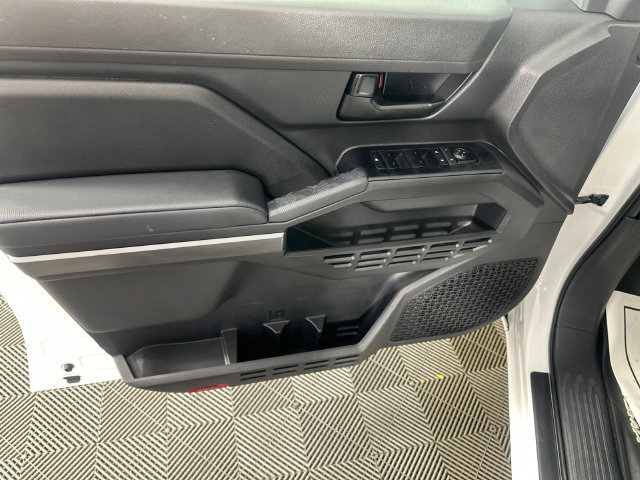 Used 2025 Toyota Tacoma SR5 AWD/4WD image 6