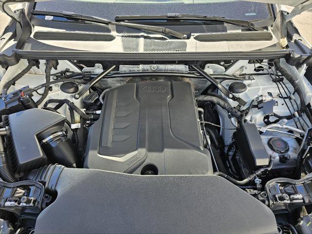 Used 2025 Audi Q5 Premium w/ Convenience Package image 8