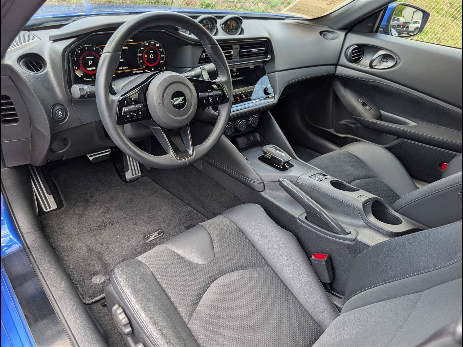 Used 2025 Nissan Z Performance w/ Floor Mat Package RWD image 8