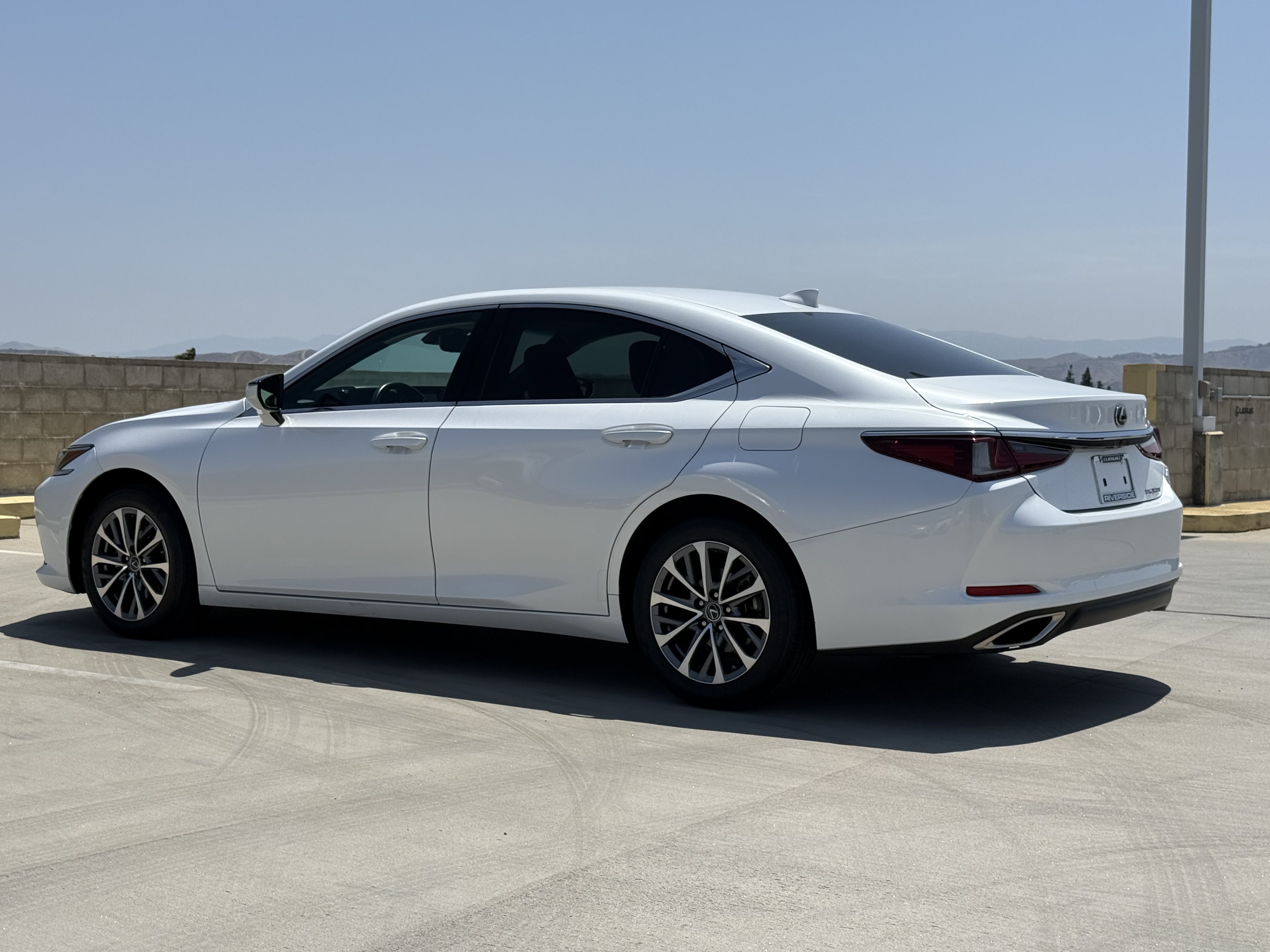 Certified 2024 Lexus ES 350 w/ Accessory Package (Z2) FWD image 9