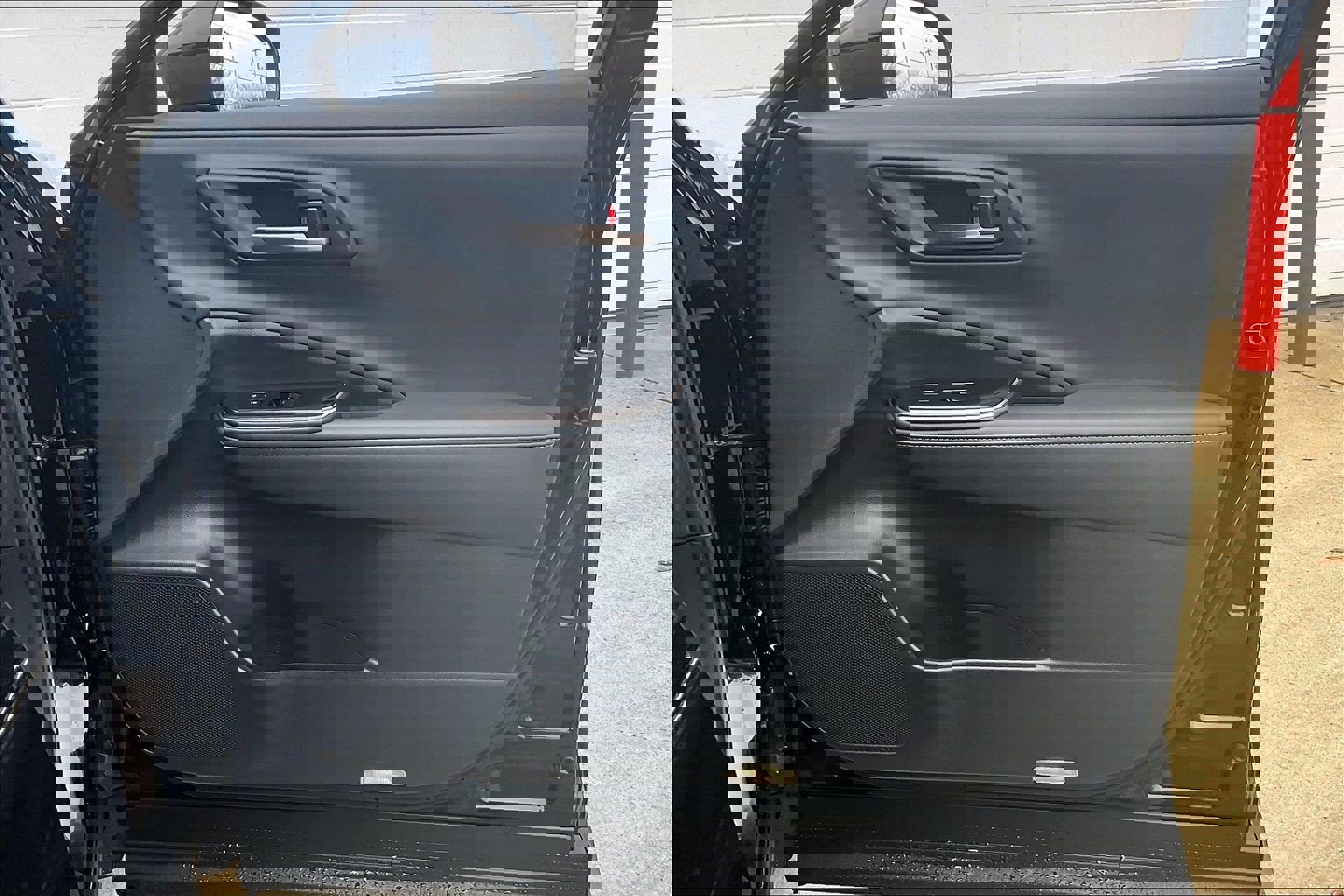 Used 2025 Toyota Crown XLE image 28