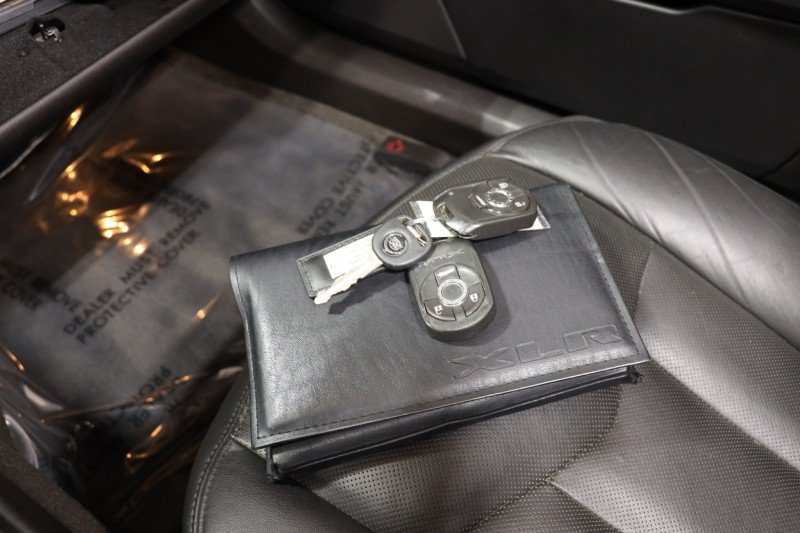 Used 2007 Cadillac XLR RWD image 31