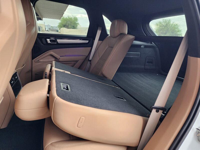 Used 2022 Porsche Cayenne Platinum Edition AWD/4WD image 85