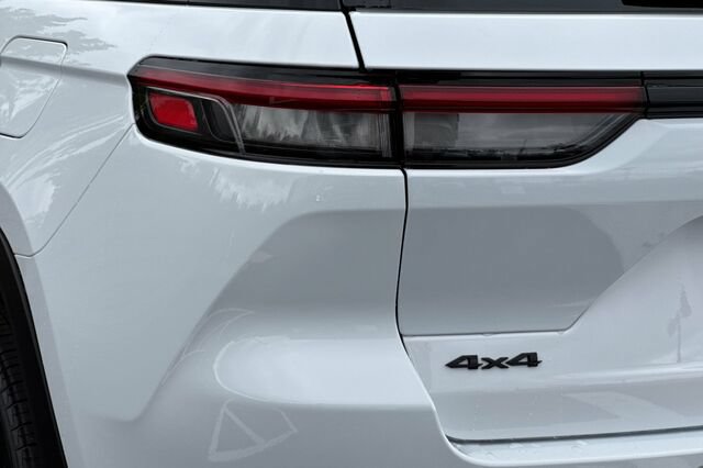New 2026 Jeep Grand Cherokee Altitude AWD/4WD image 24