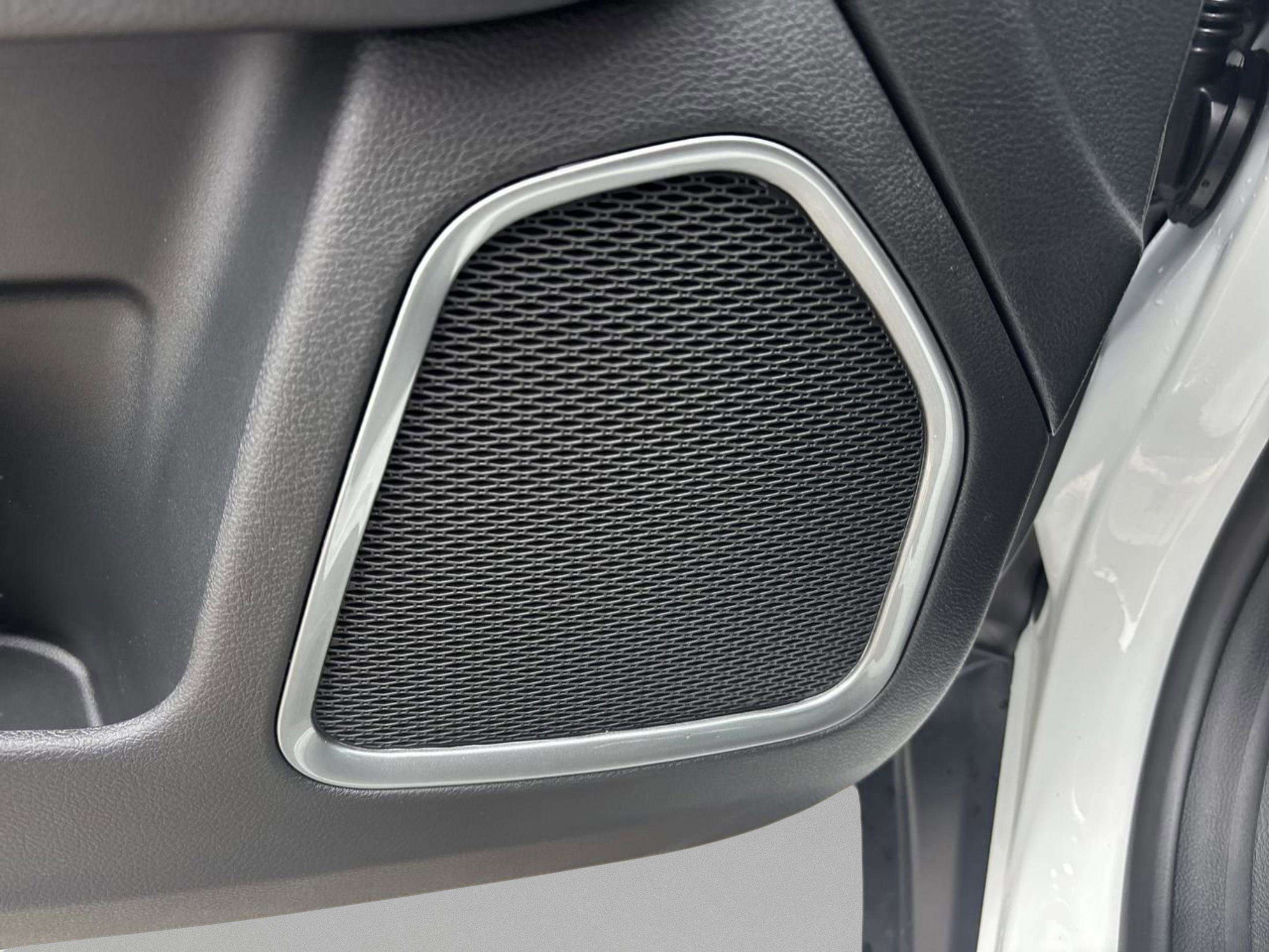 New 2026 Jeep Compass Latitude image 13