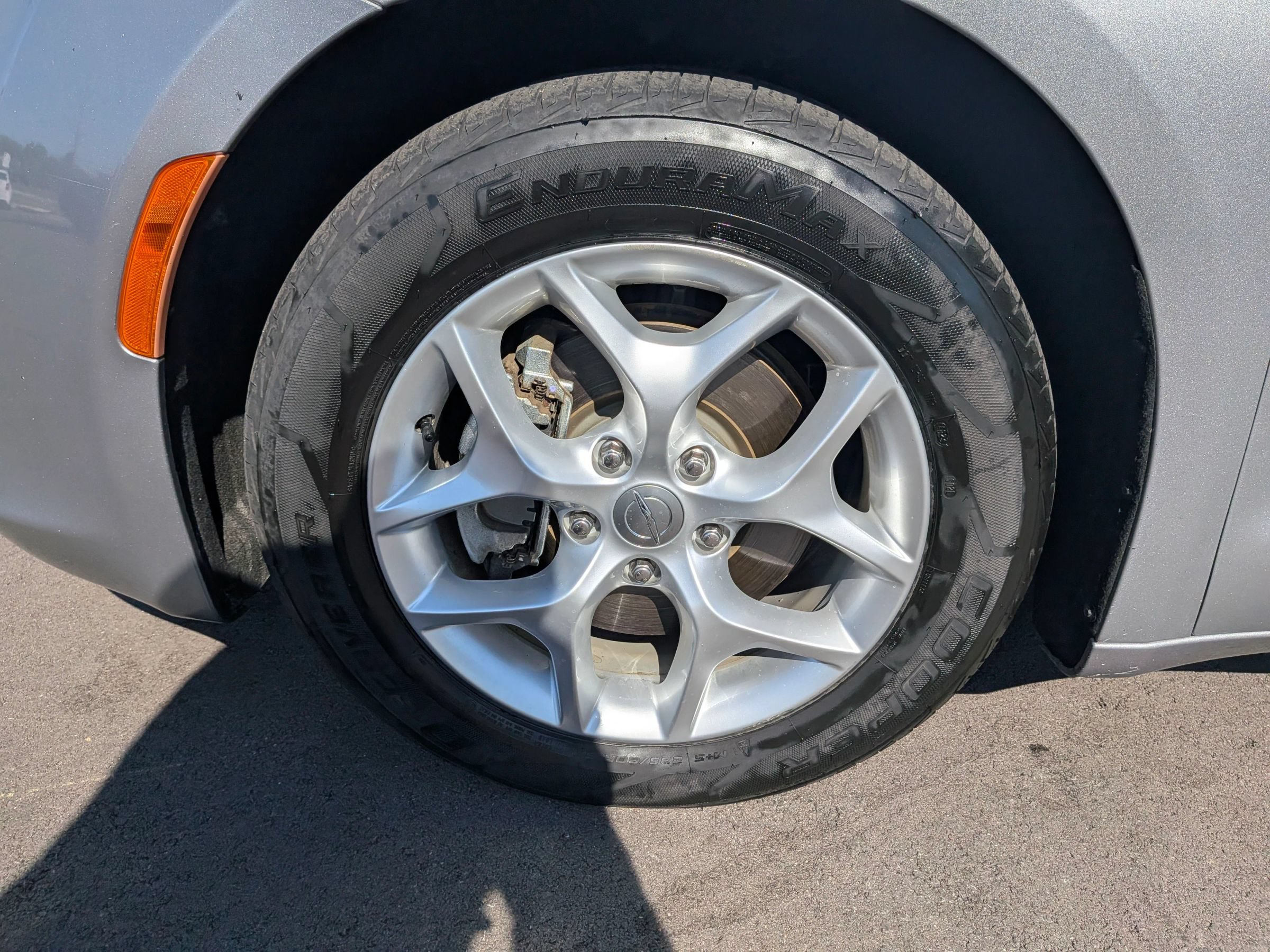 Used 2017 Chrysler Pacifica Touring Plus w/ Tire & Wheel Group FWD image 10