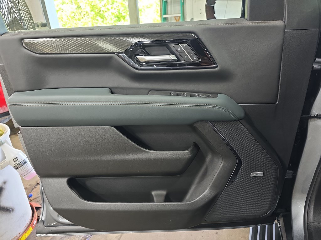 New 2026 GMC Yukon XL AT4 w/ AT4 Premium Plus Package AWD/4WD image 25