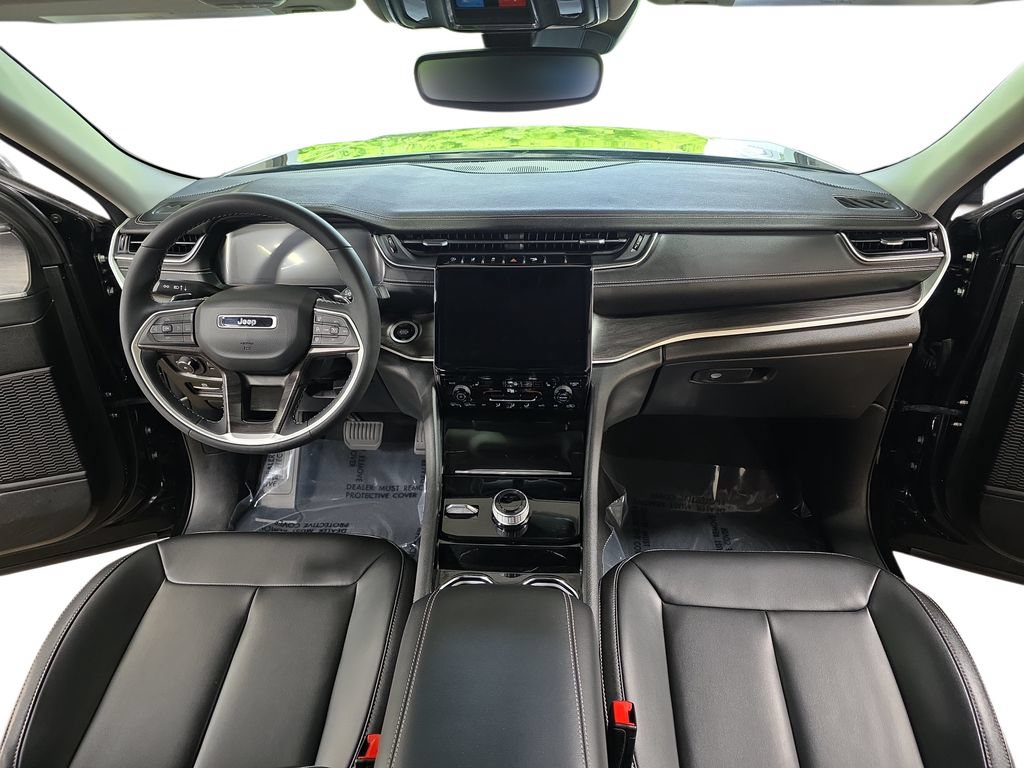 Used 2023 Jeep Grand Cherokee L Limited AWD/4WD image 9