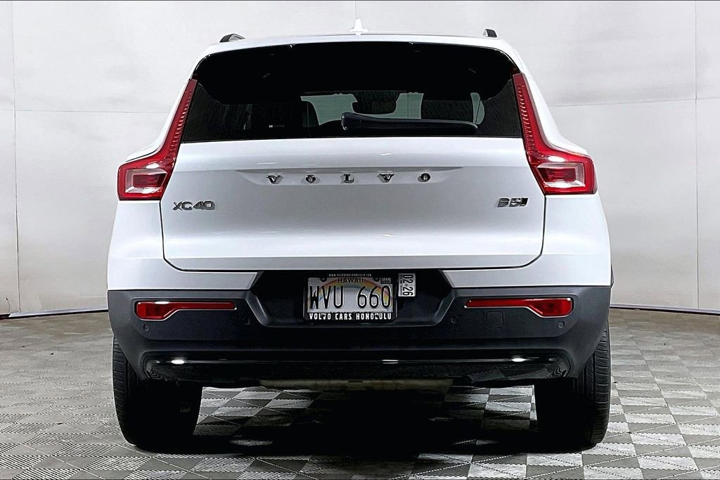 Used 2023 Volvo XC40 B5 Plus w/ Protection Package Premier AWD/4WD image 3