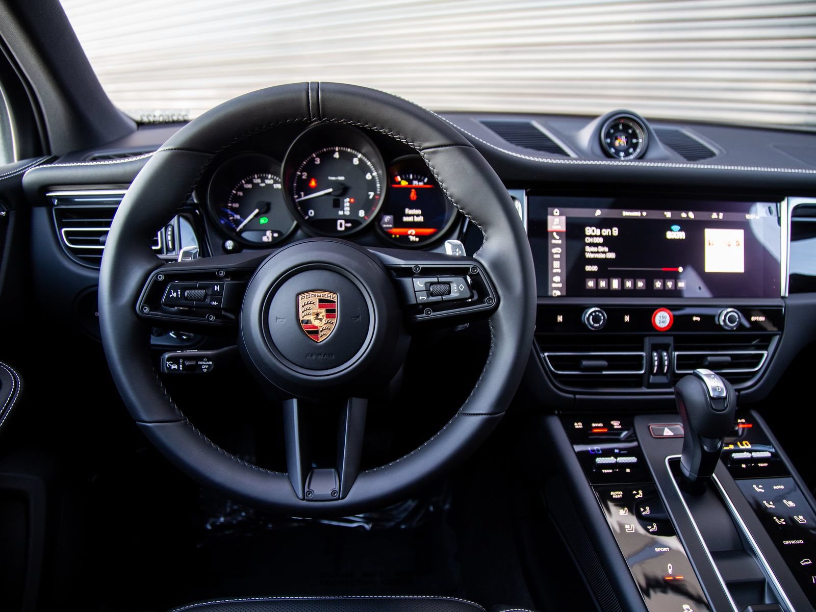 New 2026 Porsche Macan AWD/4WD image 16