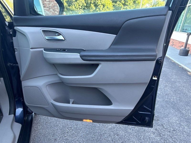 Used 2016 Honda Odyssey SE image 15