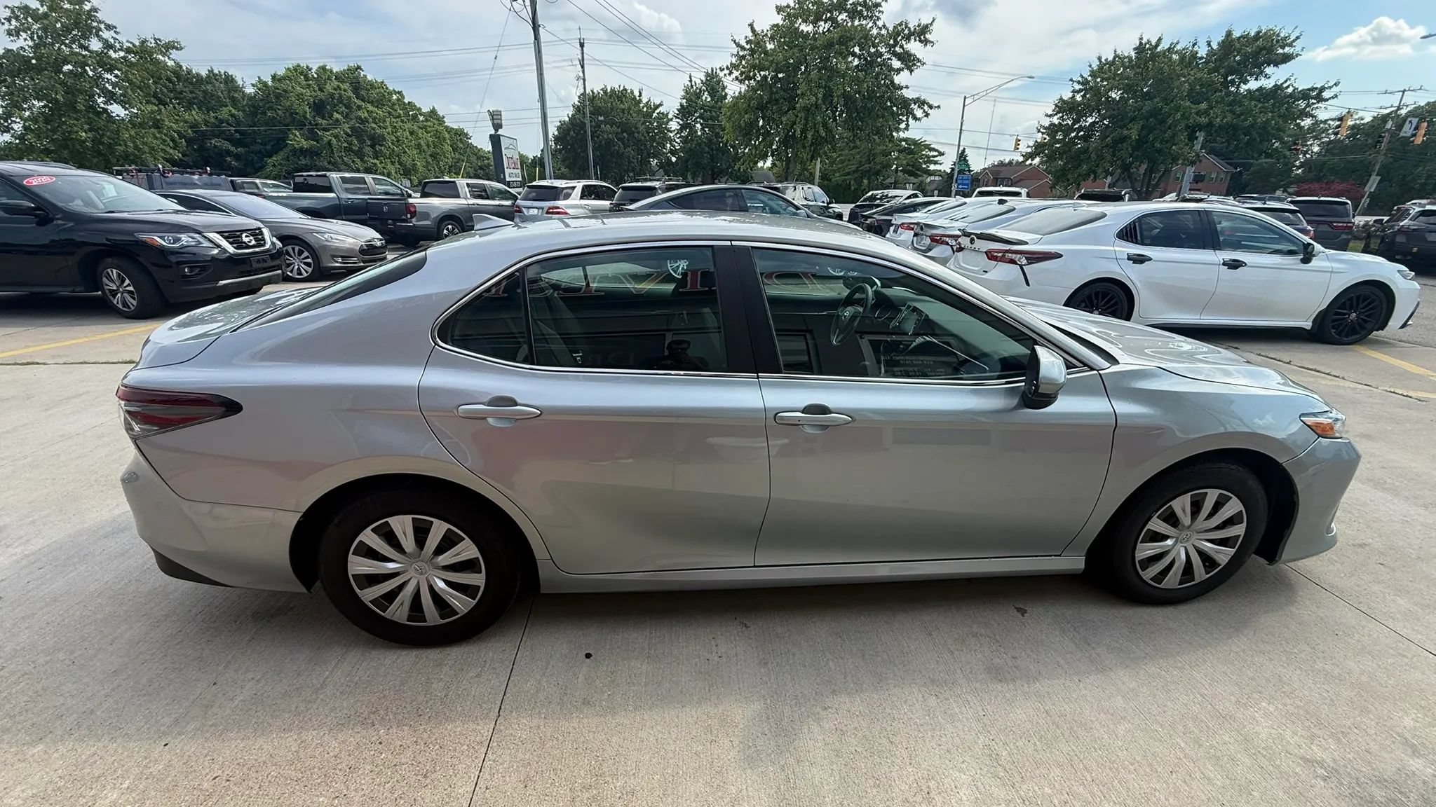 Used 2023 Toyota Camry LE FWD image 7