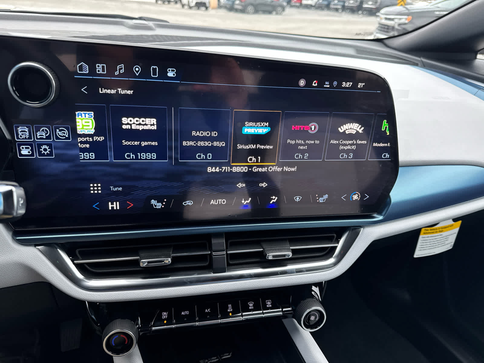 Used 2025 Chevrolet Equinox EV LT image 26