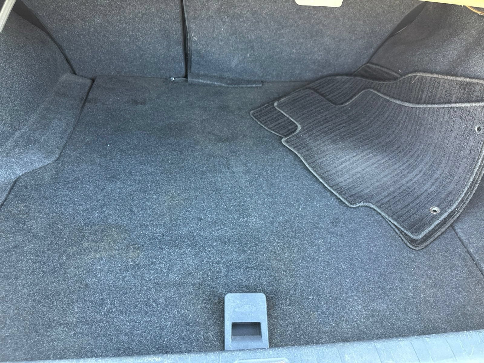 Used 2012 Subaru Legacy 2.5i Premium w/ All-Weather Pkg + Moonroof AWD/4WD image 38