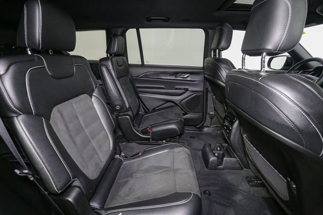 Used 2023 Jeep Grand Cherokee L Laredo AWD/4WD image 19