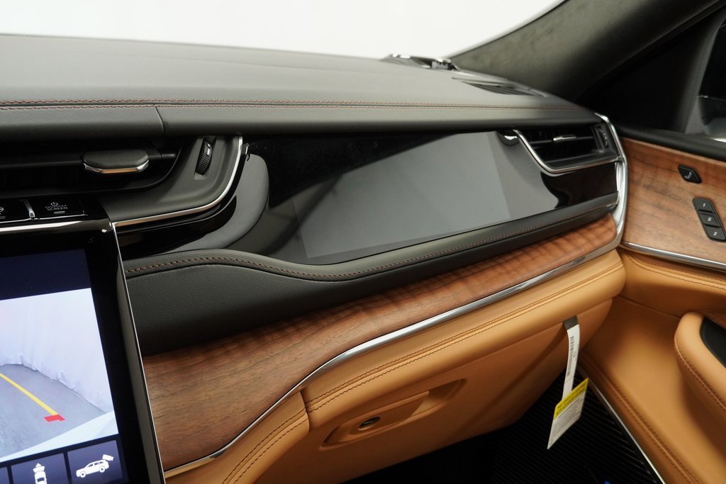 New 2025 Jeep Grand Cherokee Summit image 24