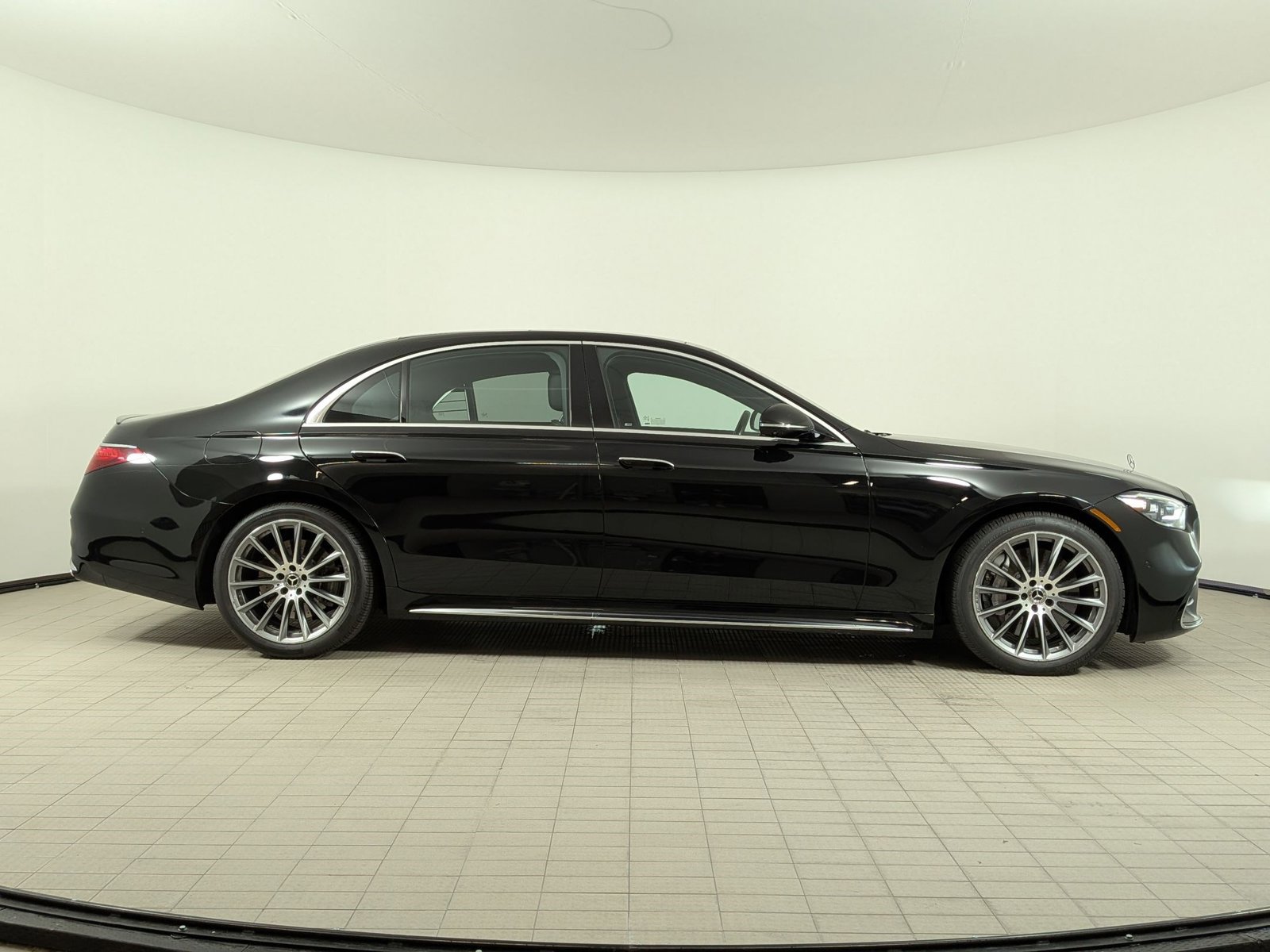 Used 2024 Mercedes-Benz S 580 4MATIC Sedan image 8