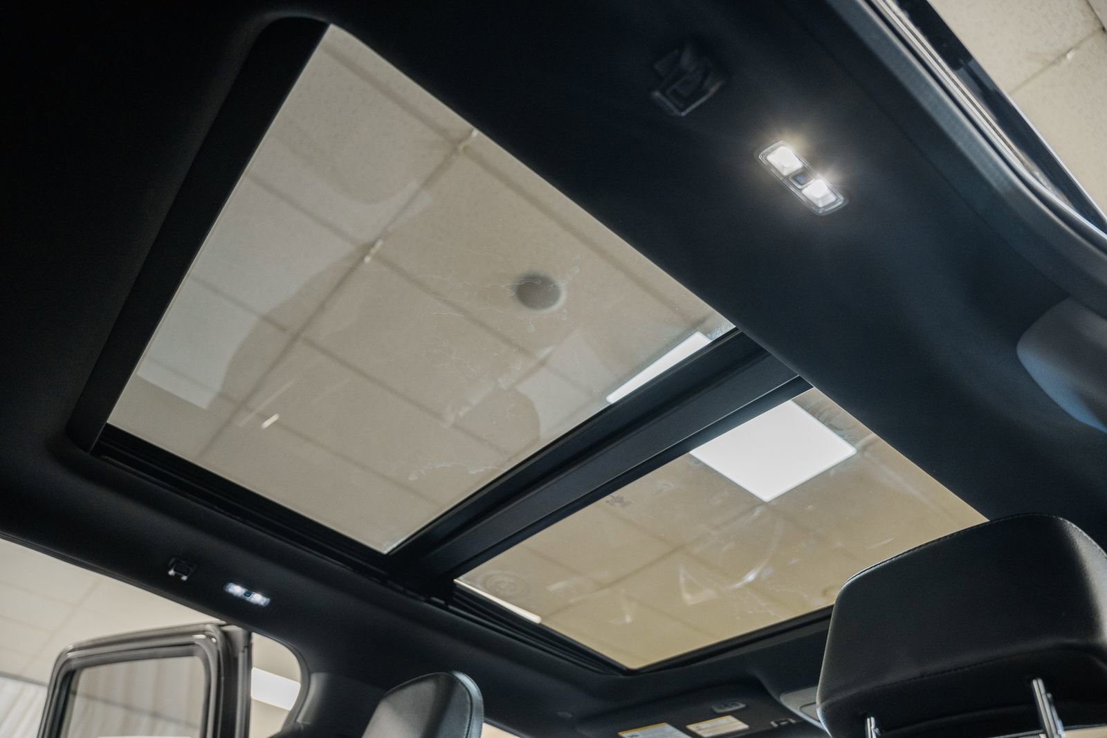 Certified 2023 Ford F150 Lariat w/ Equipment Group 502A High image 36