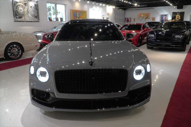 Used 2023 Bentley Flying Spur V8 image 4