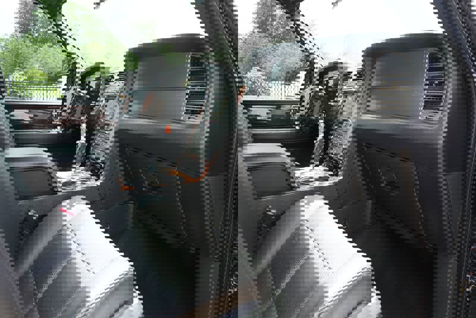 Used 2014 Lincoln Navigator 4WD image 21