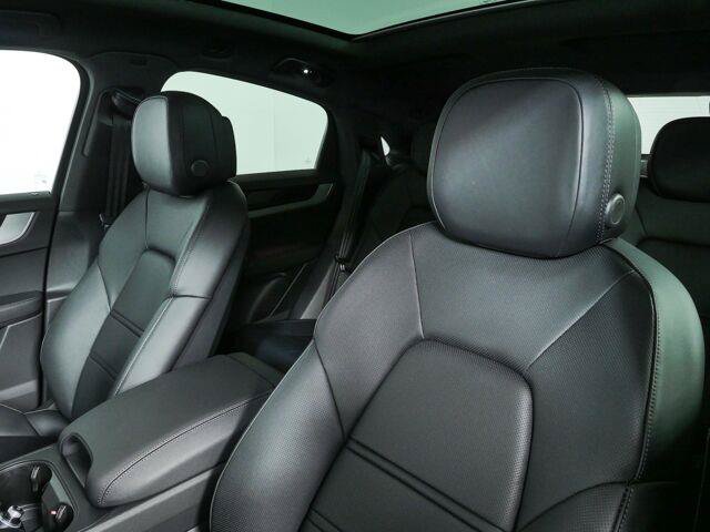New 2026 Porsche Cayenne Coupe AWD/4WD image 5