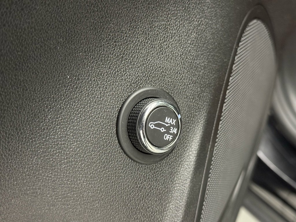 Used 2023 Buick Envision Essence w/ Sport Touring Package image 18