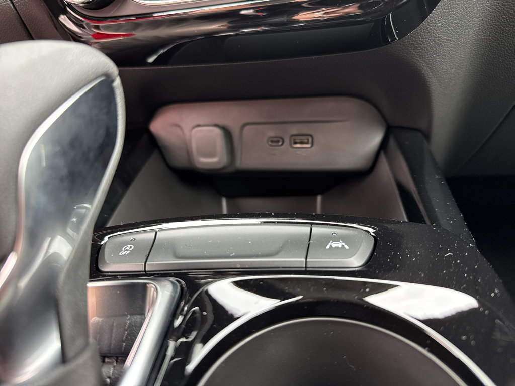 New 2026 Chevrolet Trax LT w/ Midnight Edition FWD image 16