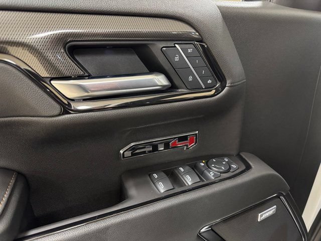 Used 2025 GMC Sierra 1500 AT4 w/ AT4 Premium Package AWD/4WD image 7