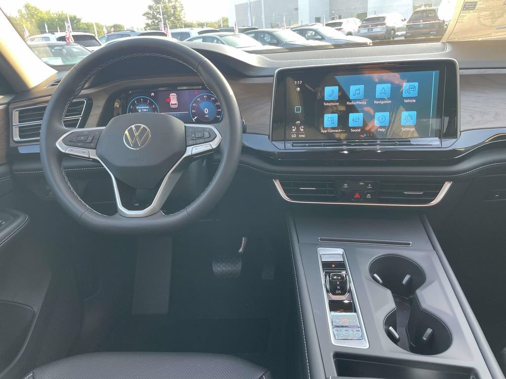 New 2026 Volkswagen Atlas SE FWD image 13