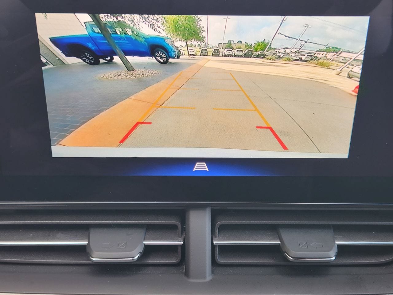 Used 2024 Chevrolet Trax LT FWD image 17