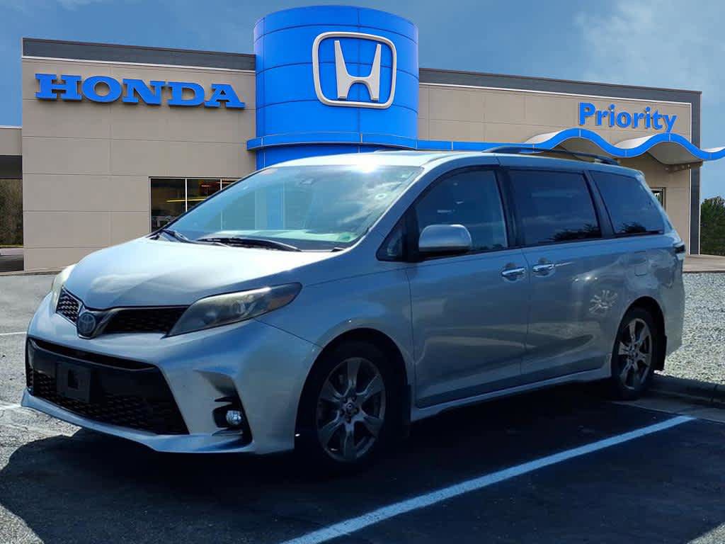 Used 2019 Toyota Sienna SE