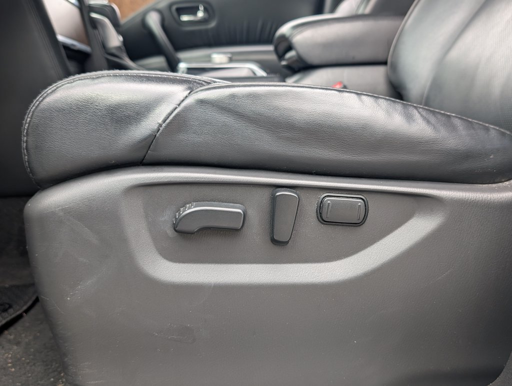 Used 2021 Nissan Armada SL w/ Captain's Chairs Package AWD/4WD image 10