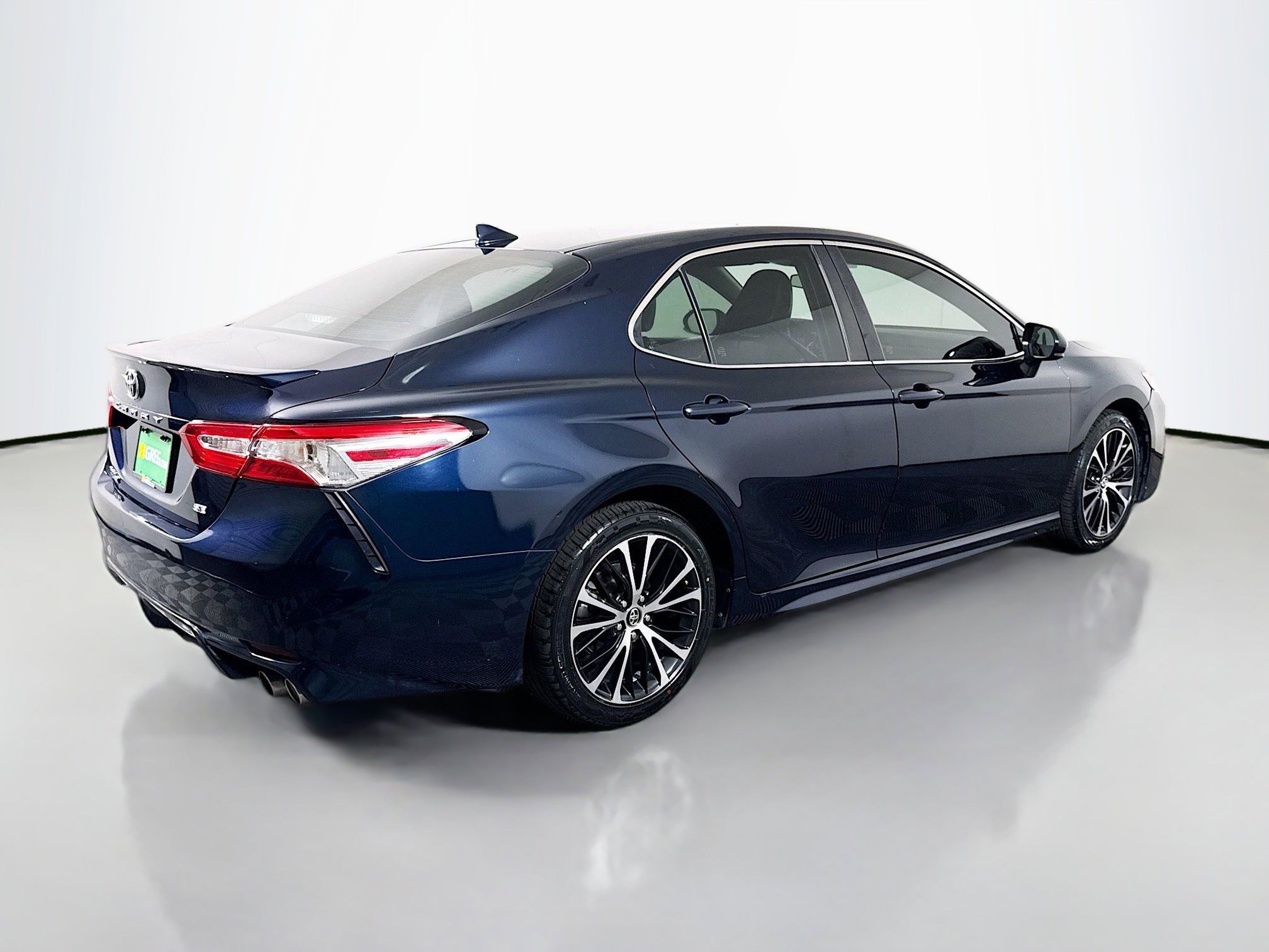 Used 2020 Toyota Camry SE FWD image 10