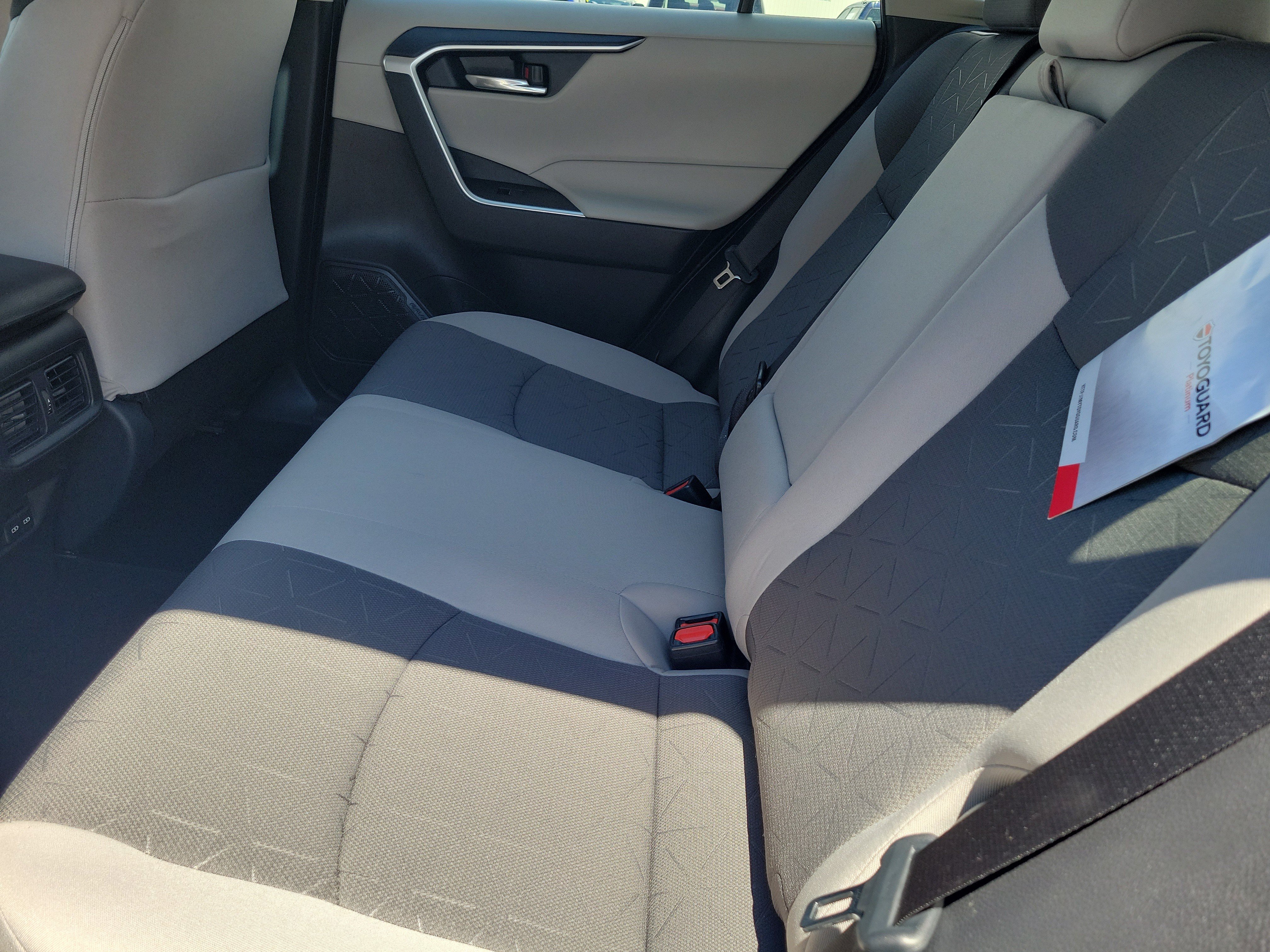 Used 2025 Toyota RAV4 XLE w/ Convenience Package FWD image 12