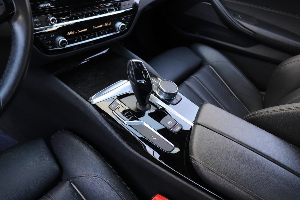 Used 2017 BMW 540i w/ Premium Package RWD image 56