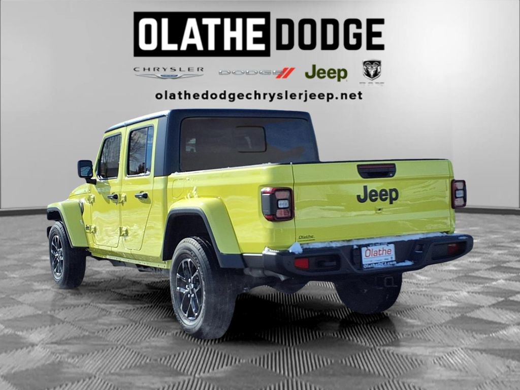 Certified 2023 Jeep Gladiator Sport image 3