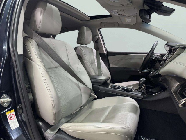 Used 2018 Toyota Avalon Limited image 42