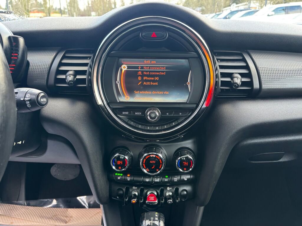 Used 2016 MINI Cooper 4-Door Hardtop image 16