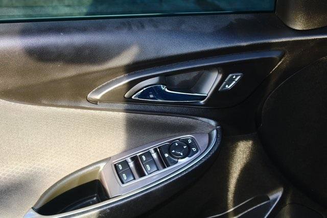 Used 2019 Chevrolet Malibu LT image 11
