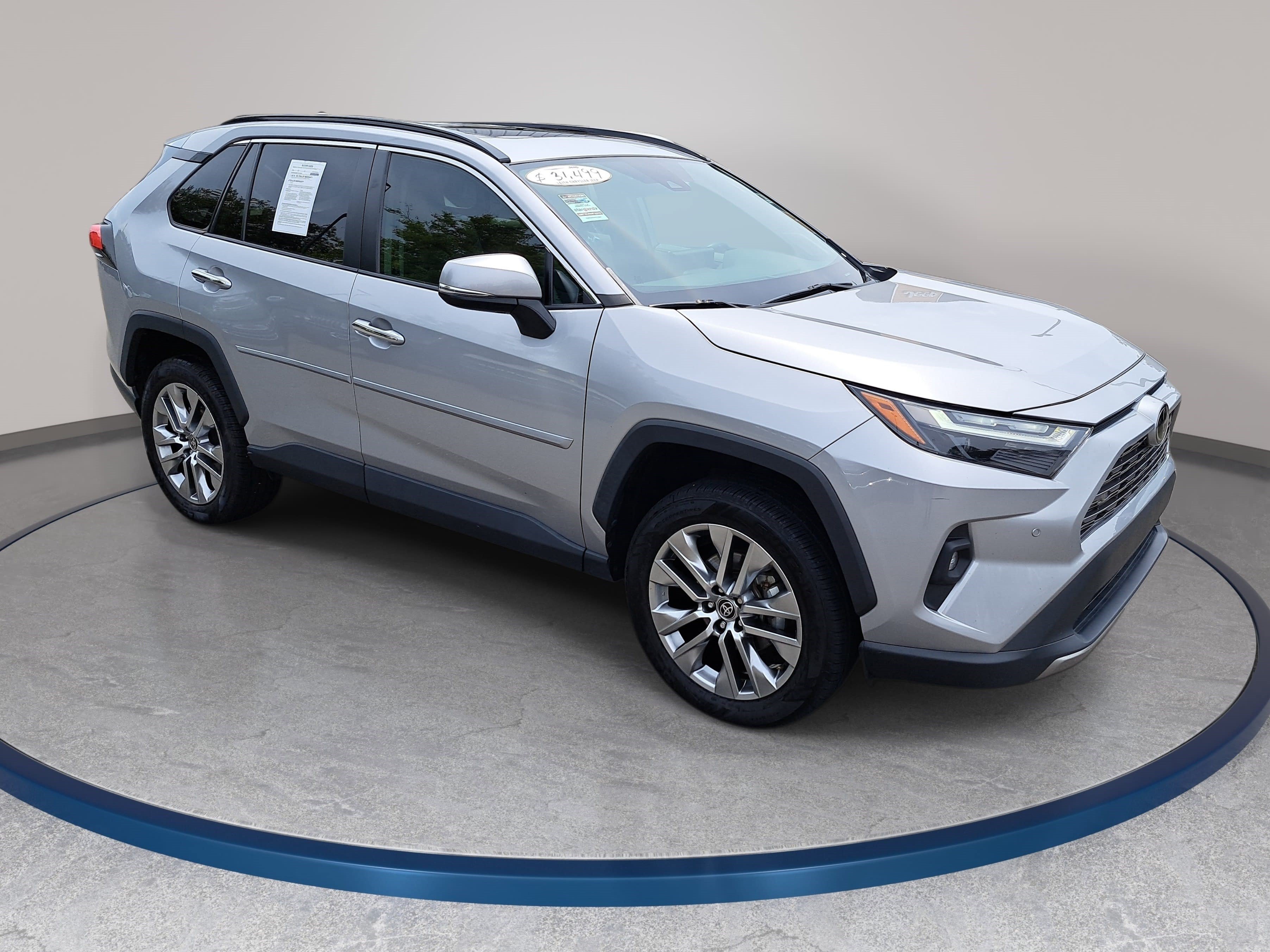Used 2022 Toyota RAV4 Limited AWD/4WD image 3
