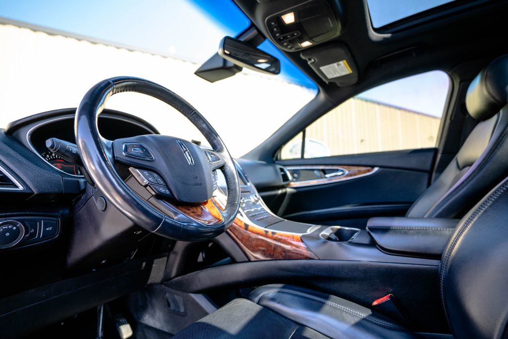 Used 2018 Lincoln MKX Reserve w/ Driver Assistance Package image 5