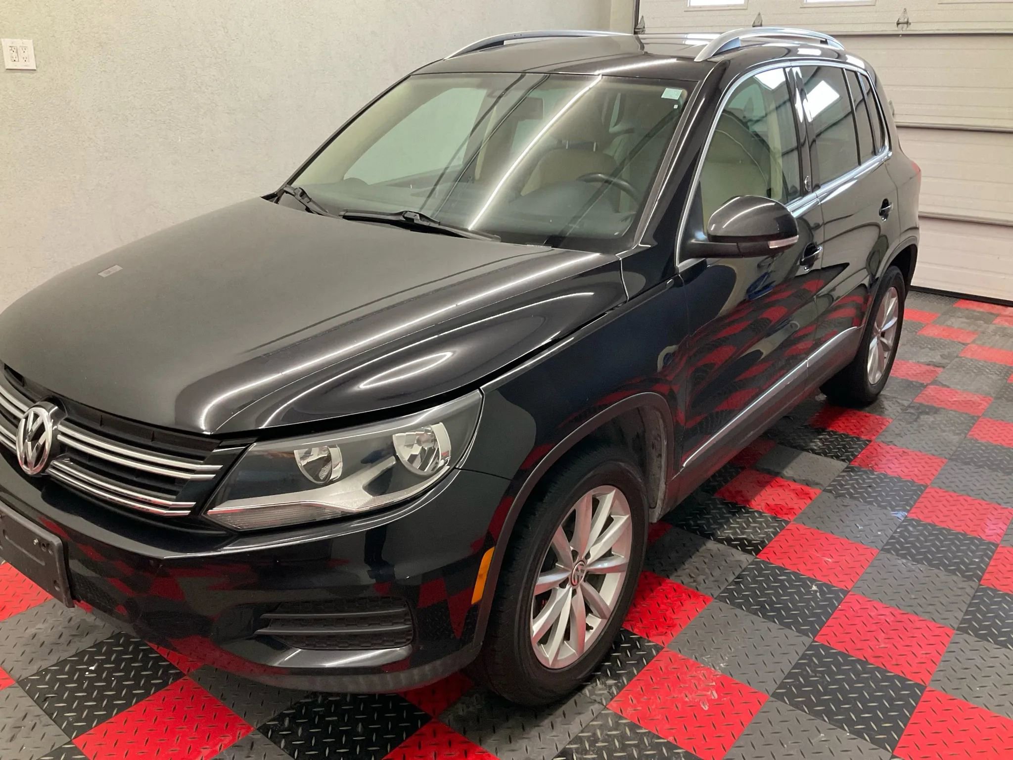 Used 2017 Volkswagen Tiguan Wolfsburg Edition image 21